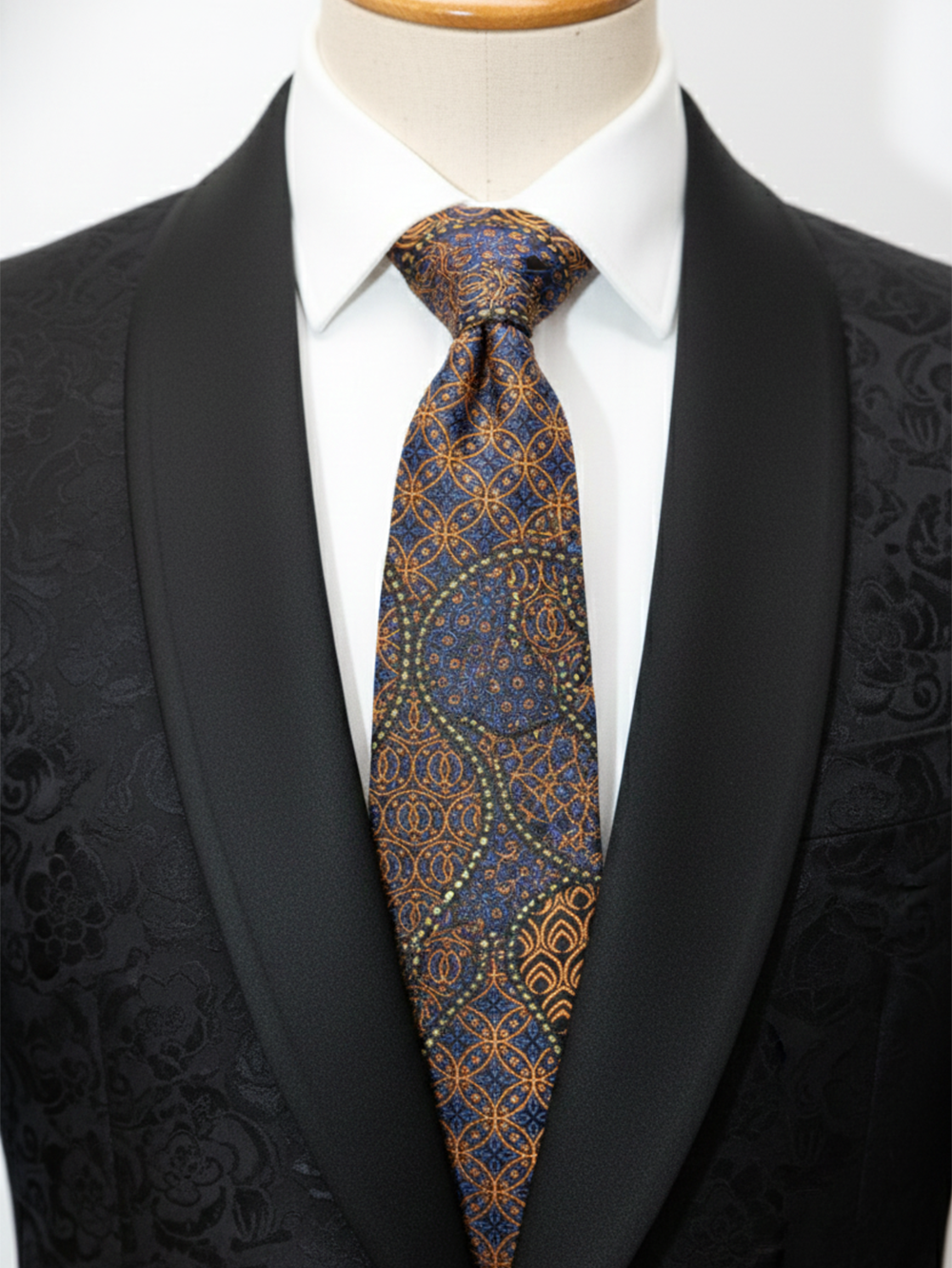 Premium Men's Silk-Blend Necktie – Navy Blue and Bronze Copper Tie with Elegant Geometric Interlocking Circle Medallion Pattern