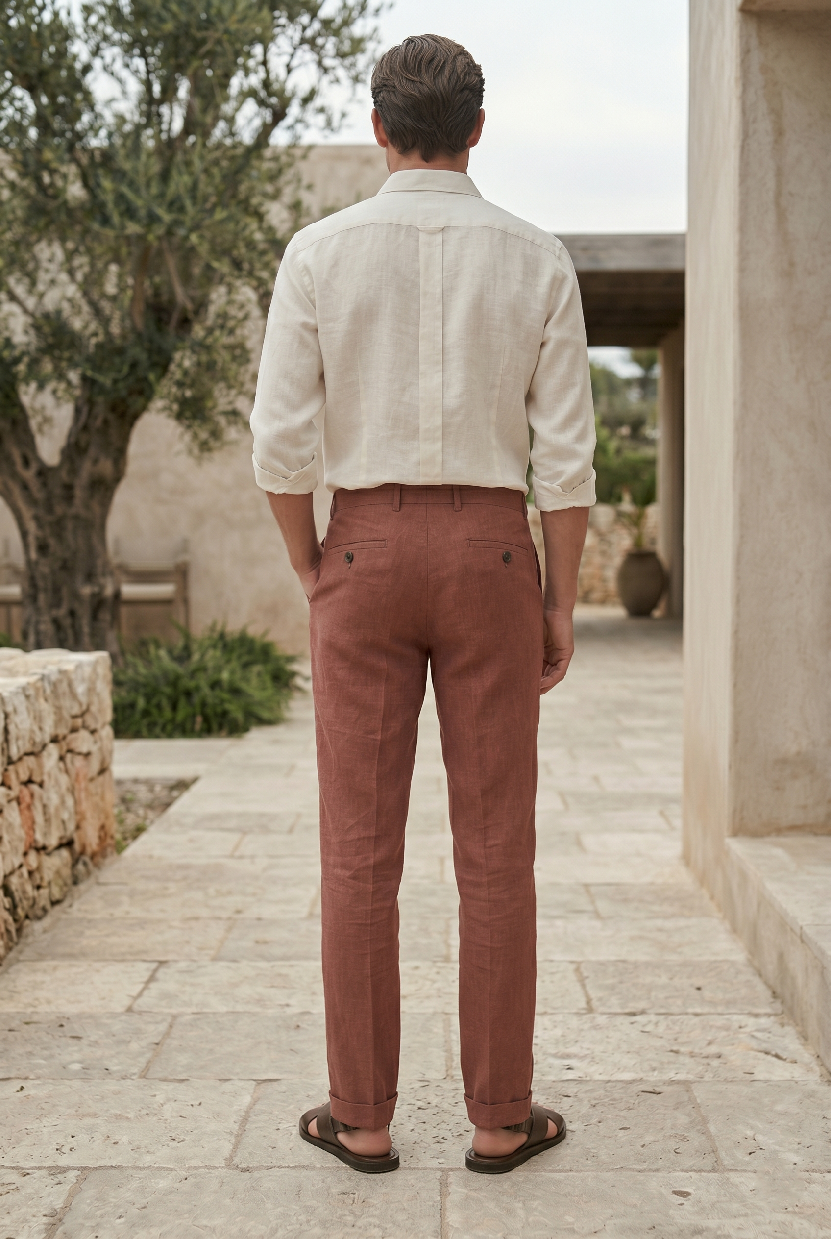 Men's Tailored Slim-Fit Linen Trousers in  Wine