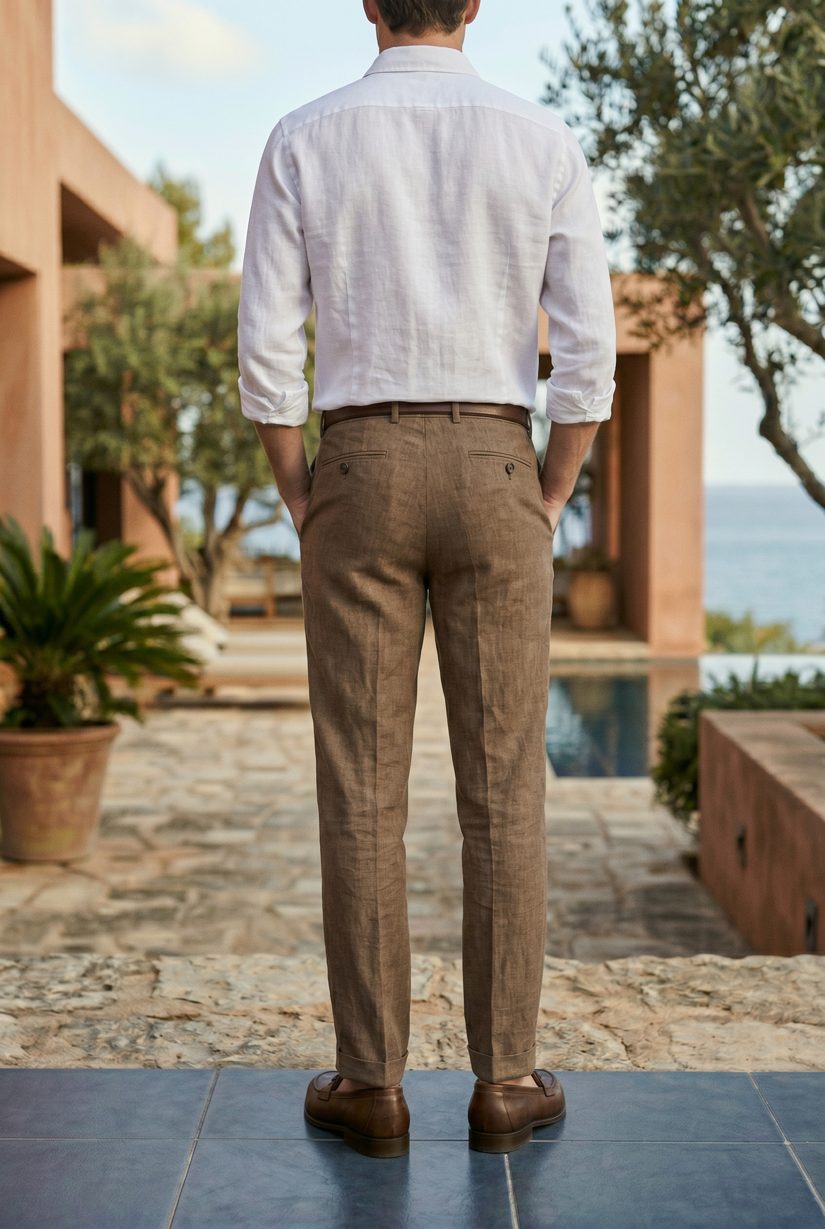 Men's Tailored Slim-Fit Linen Trousers in  Brown